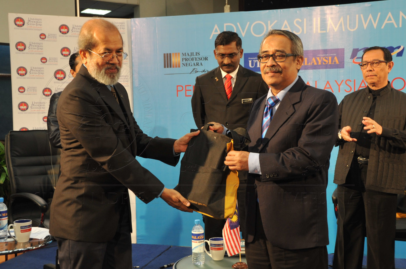 PRO15 151 ADVOKASI HAS 7322